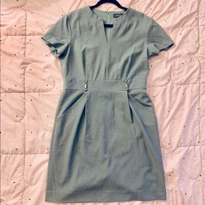 Tahari Arthur S. Levine - Grey dress w/ POCKETS!